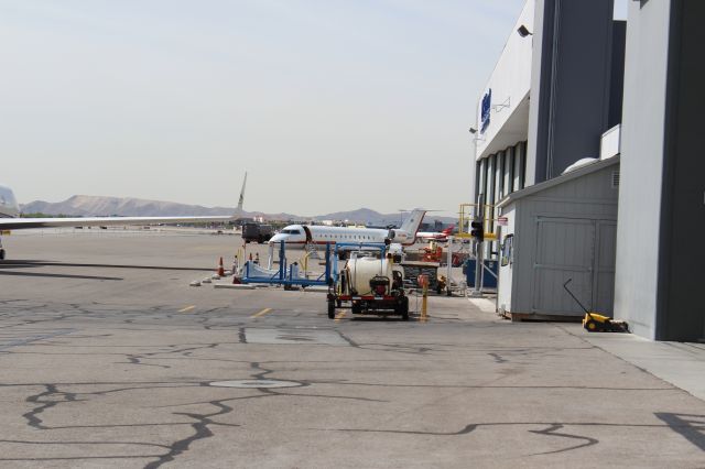 Canadair Regional Jet CRJ-200 (N711WM) - Parked