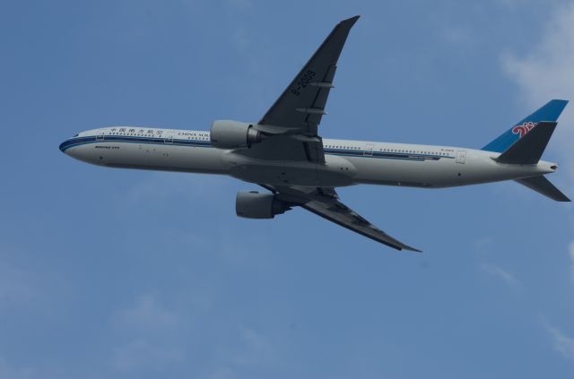 Boeing 777-200 (B-2009)