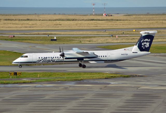 de Havilland Dash 8-400 (N427QX)