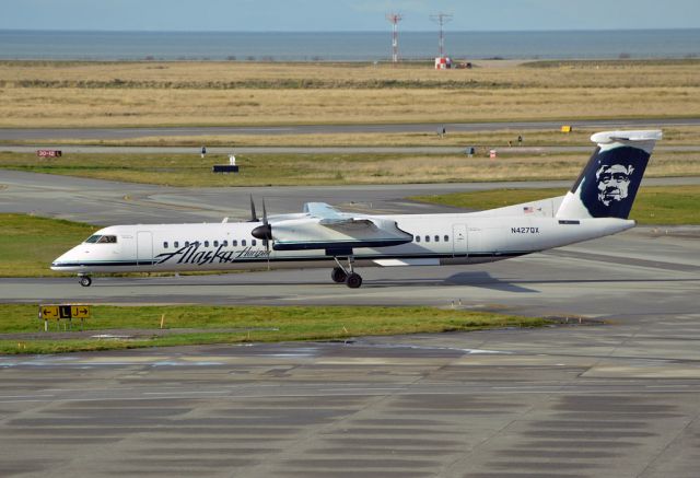 de Havilland Dash 8-400 (N427QX)