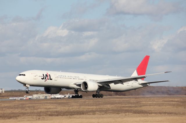 Boeing 777-200 (JA734J)