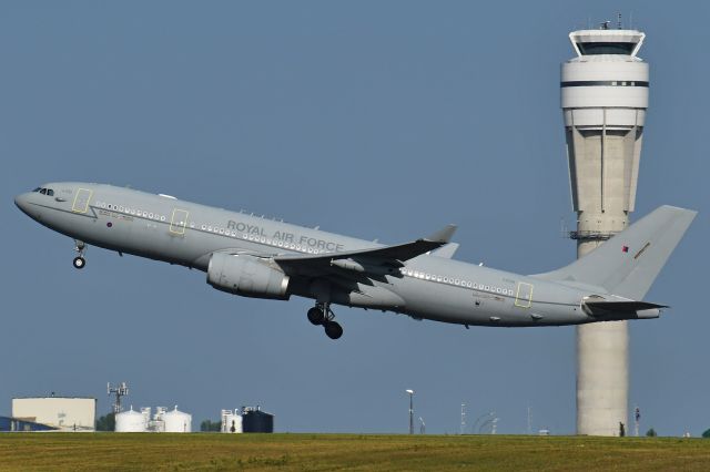 Airbus A330-200 (ZZ-331) - Royal Air Force Airbus A330 departing YYC on July 29.