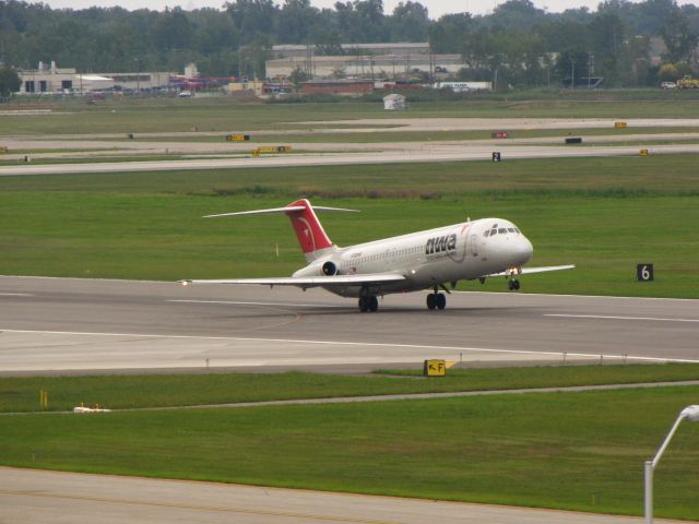 McDonnell Douglas DC-9-40 (N760NW)