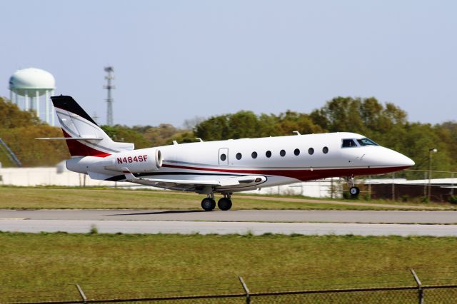 IAI Gulfstream G200 (N484SF) - Up, up, and away!