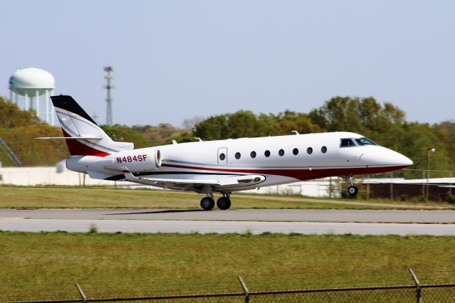 IAI Gulfstream G200 (N484SF) - Up, up, and away!