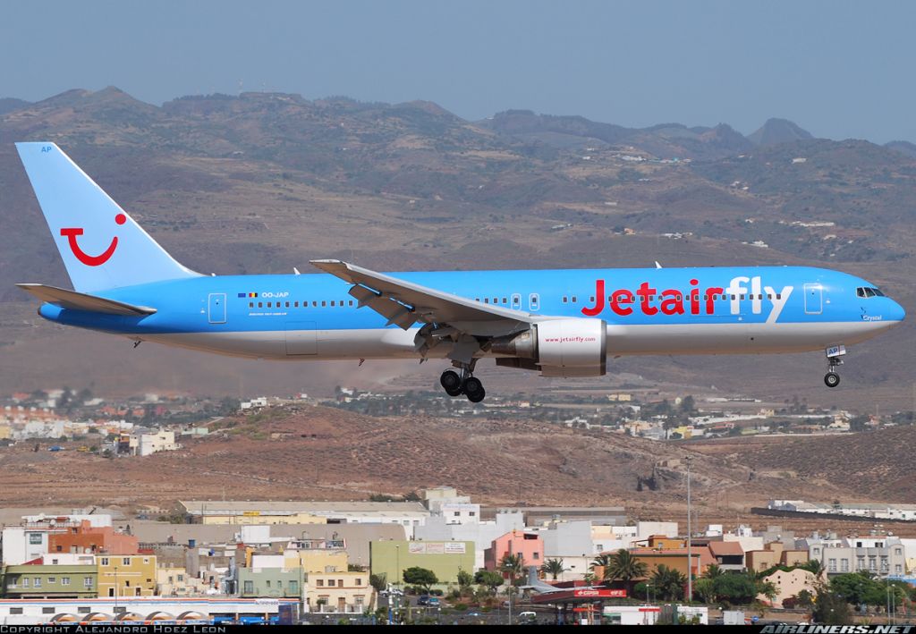 BOEING 767-300 (OO-JAP)