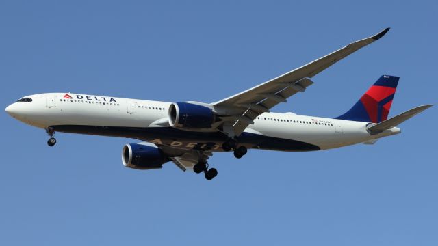 Airbus A330-900 (N424DX) - 18/06/2024:br /Flight JFK > TLV on final to rwy12.