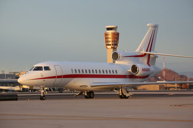 Dassault Falcon 7X (N966H)