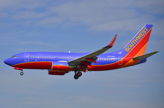 Boeing 737-700 (N208WN)