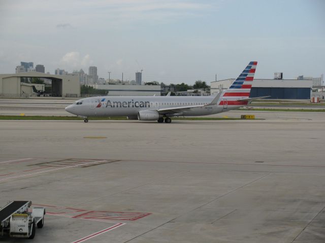 Boeing 737-800 (N805NN)