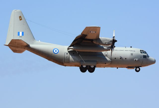 Lockheed C-130 Hercules (N747)