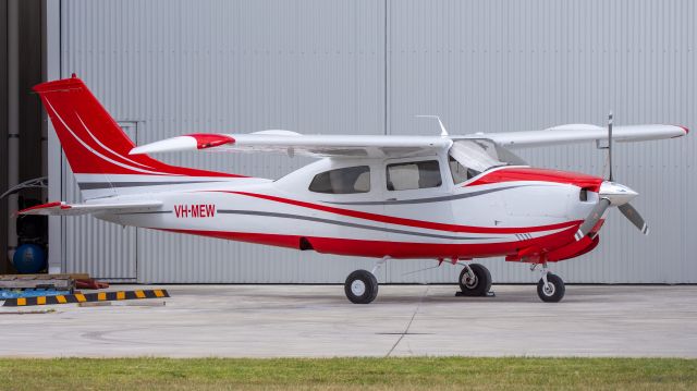 Cessna Centurion (VH-MEW)