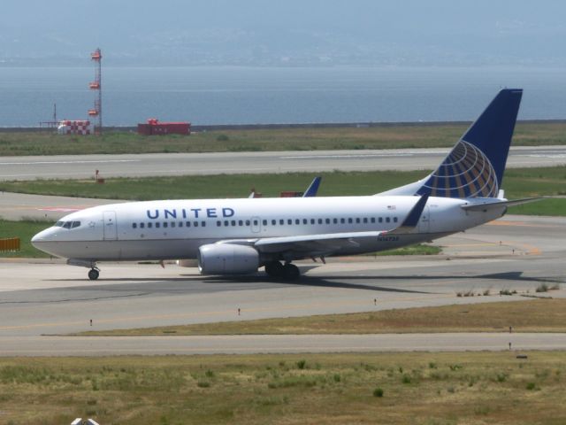 Boeing 737-700 (N14735)