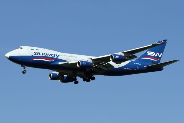 Boeing 747-400 (4KSW800) - 22/02/2021: Cargo flight from Baku (GYD) landing on runway 21.