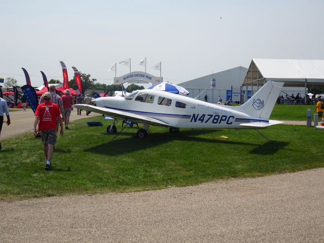 Piper Cherokee (N478PC)