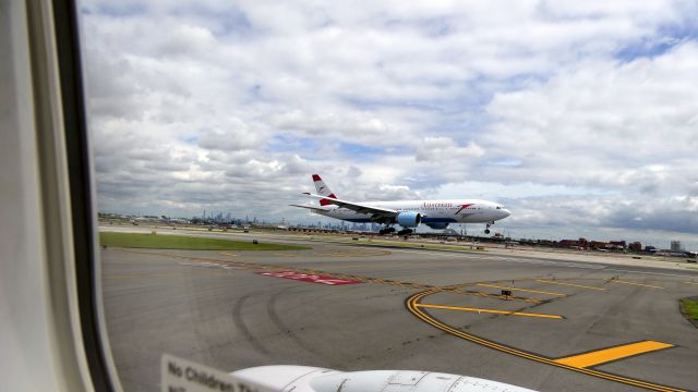 Boeing 777-200 (OE-LPC)