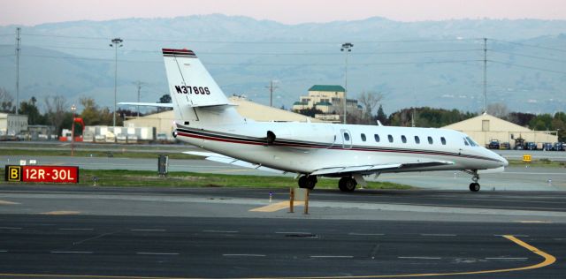 Cessna Citation Sovereign (N378QS) - Taxiing for Take Off from 3-0-L