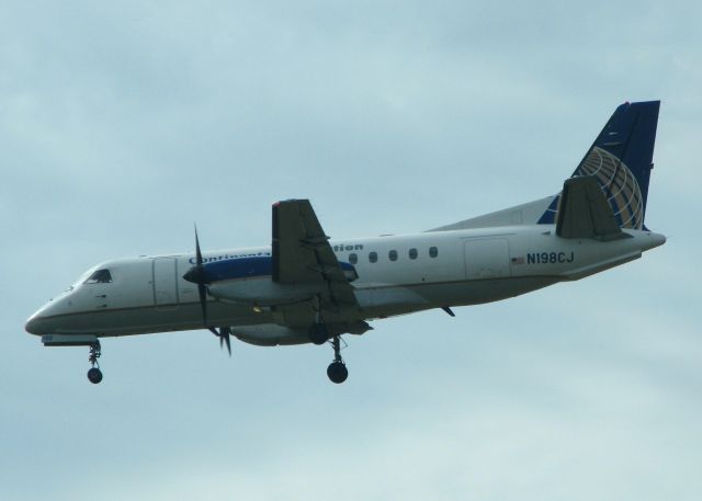 Saab 340 (N198CJ) - Landing at Shreveport Regional.