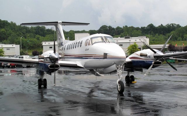 Beechcraft Super King Air 350 (N904MC) - At the RELIANT AIR ramp - where you find the cheapest fuel at Danbury (KDXR) airport!