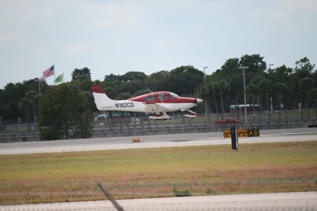 Cirrus SR-20 (N162CD)