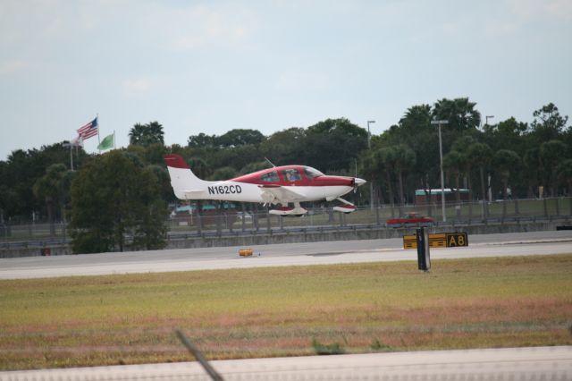 Cirrus SR-20 (N162CD)