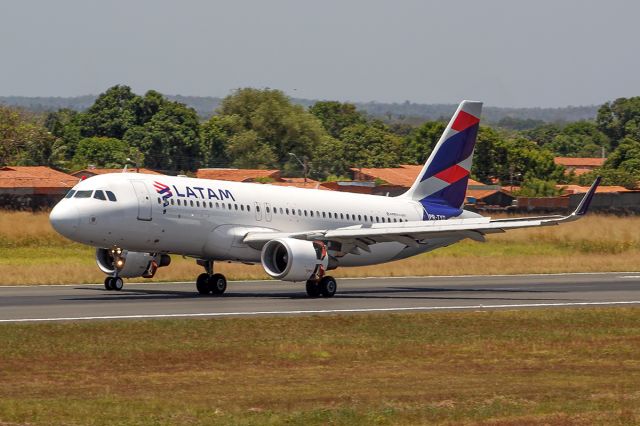 Airbus A320 (PR-TYD)