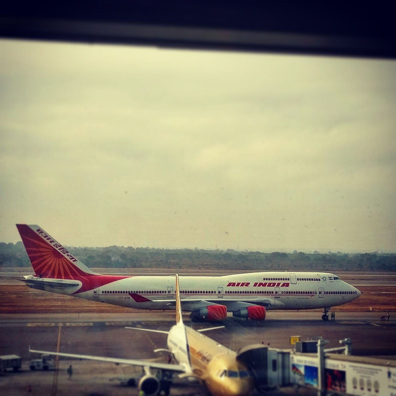 Boeing 747-400 (VT-EVA) - One of the last few Jumbos (VT-EVA "Agra") in service with Air India, preparing for the HYD-JED run.