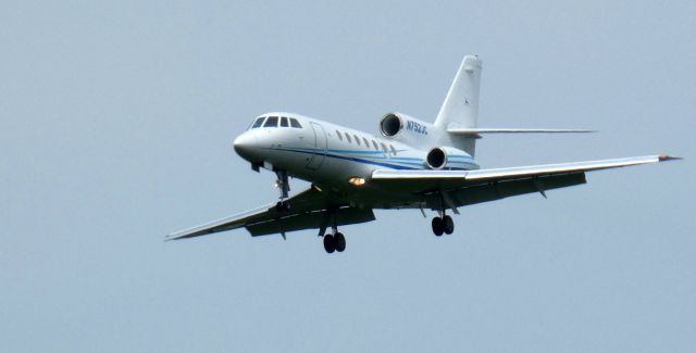 Dassault Falcon 50 (N752JC) - On short final is this 1980 Dassault-Breguet Falcon 50 in the Spring of 2023.