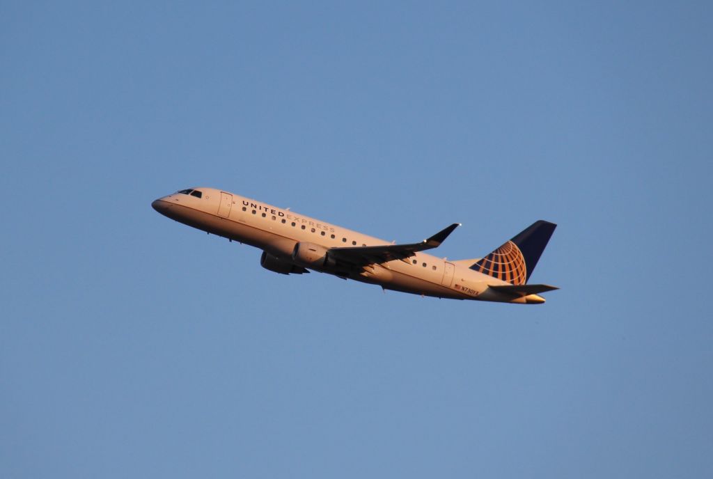 Embraer 175 (N730YX) - Flight 3534 to EWR (September 15th, 2017) 