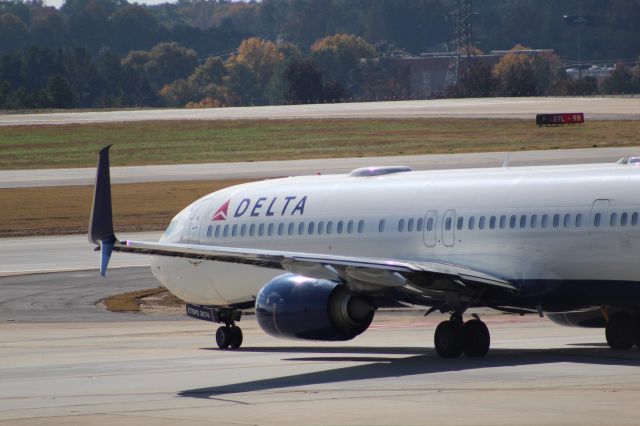 Boeing 737-900 (N876DN)