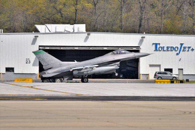 Lockheed F-16 Fighting Falcon (N89114) - 05-10-22