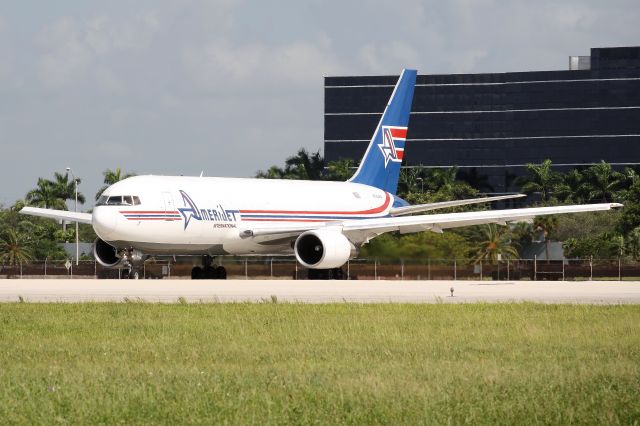 N743AX — - About to line up rwy 12