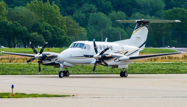 Beechcraft Super King Air 300 (N566KA)