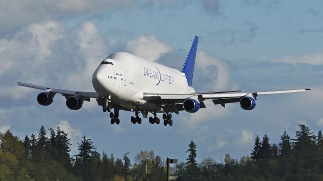 Boeing 747-400 (N780BA) - GTI4351 from KCHS on final approach to runway 34L on 4/21/13. (LN:778 cn 24310).