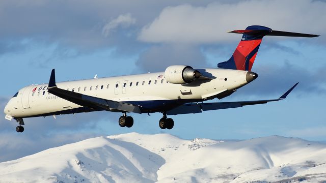 Canadair Regional Jet CRJ-900 (N802SK)