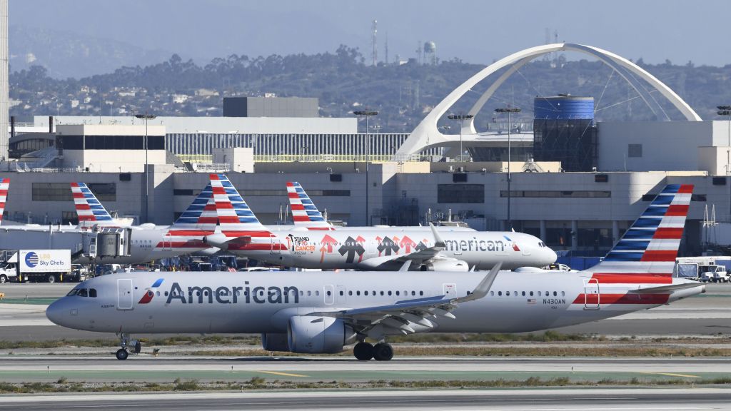 Airbus A321neo (N430AN) - Taxiing on taxiway Hotel after arriving at LAX on 25L