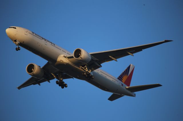 BOEING 777-300ER (RP-C7777)