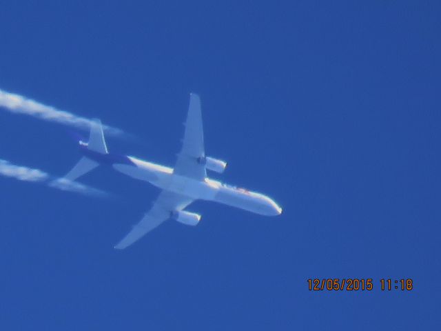 Boeing 757-200 (N921FD)