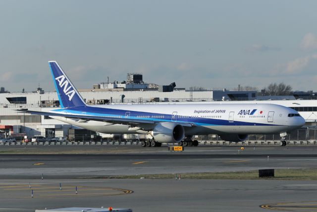 BOEING 777-300ER (JA792A) - ANA109 on the way back to Tokyo Haneda