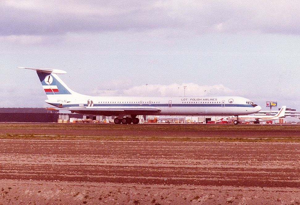 Ilyushin Il-62 (SP-LAB) - LOT IL62 cn21105