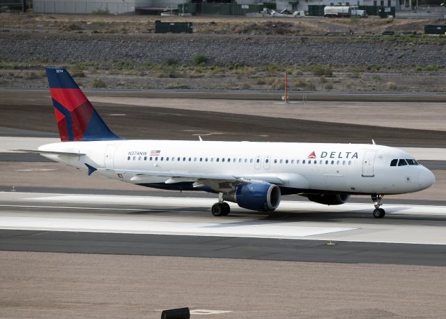 Airbus A320 (N374NW)