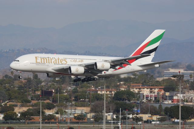 Airbus A380-800 (A6-EEO)