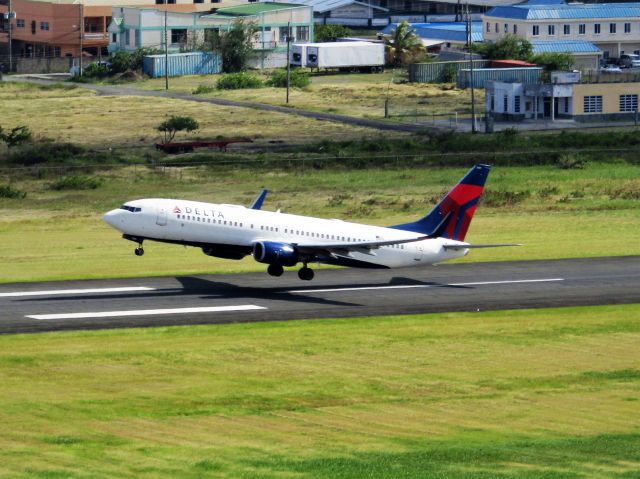 Boeing 737-800 (N397DA)