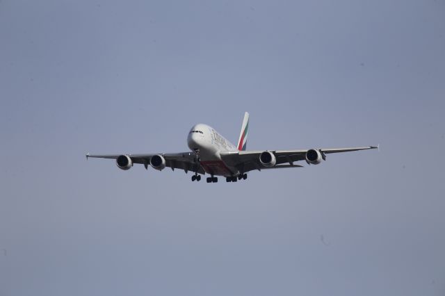 Airbus A380-800 (A6-EOE)