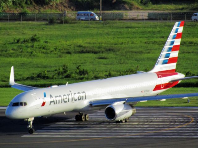 Boeing 757-200 (N184AN)