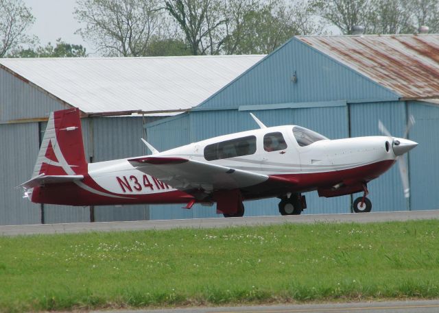Mooney M-20 (N34ME) - Turning onto runway 14 at Downtown Shreveport.