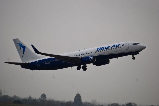 Boeing 737-800 (YR-BMK) - Taken on a cold and damp Saturday from Freeport Carpark