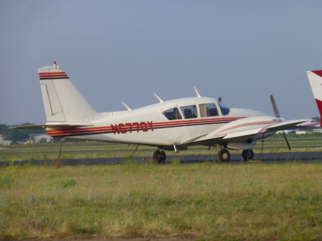 Piper Apache (N6770Y)