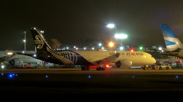 Boeing 787-9 Dreamliner (ZK-NZJ)