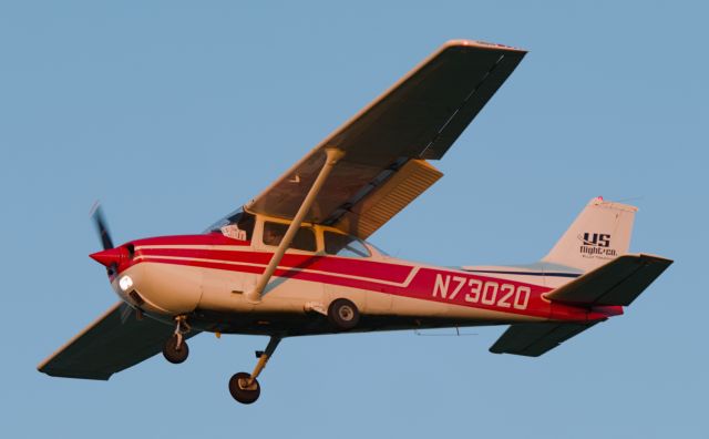 Cessna Skyhawk (N73020) - Landing on runway 31 10/19/2025 6:22PM